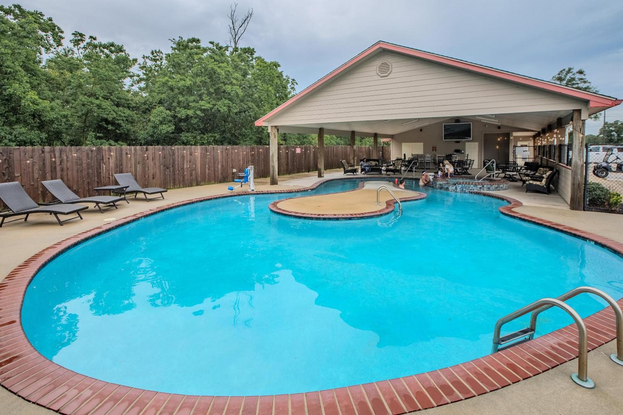 Beyonder Resort Cajun Moon Sulphur Exterior photo